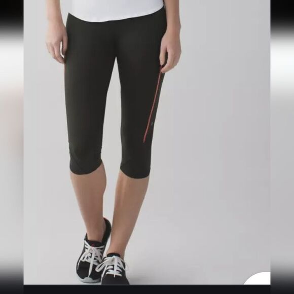 Lululemon Vent it out Crop Leggings gator green Cyber Stripe Luxtreme - Picture 2 of 12